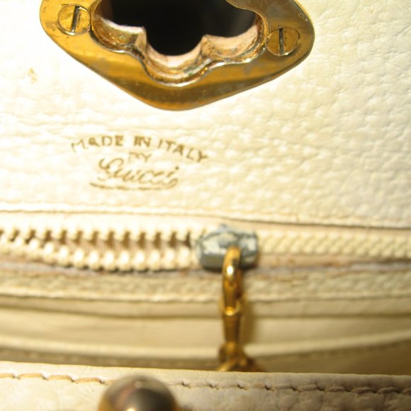 ❤️60s GUCCI TOP HANDLE BAG Purse Pebbled White Leather +Gucci Crest … - Picture 5 of 6